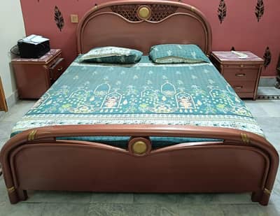 wooden bed set
