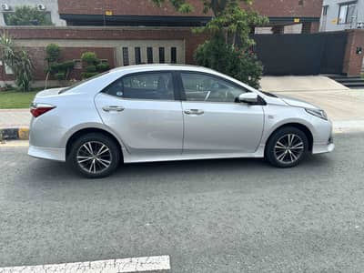 2022 Corolla Grande 1.8 - Black Interioir
