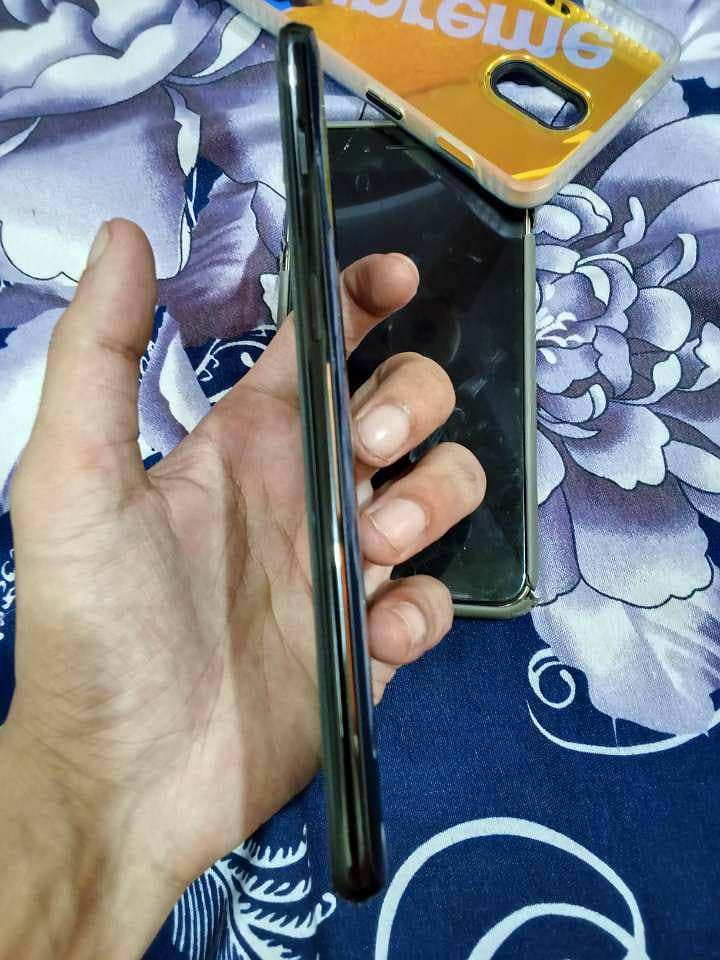 One Plus 6T 4