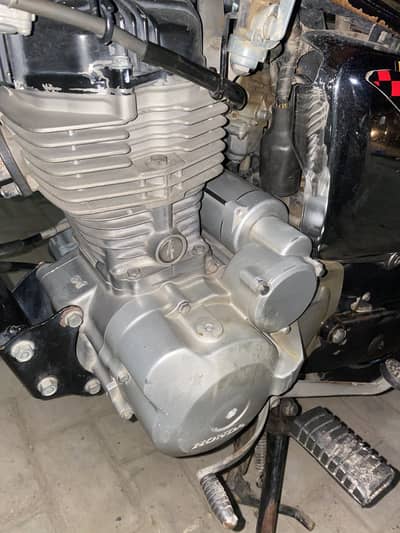 Honda 125 self start red colour