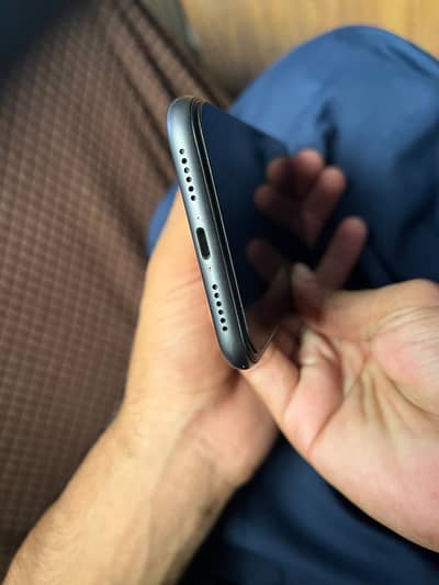Iphone11 non pta 64gb  exchange possible ha
