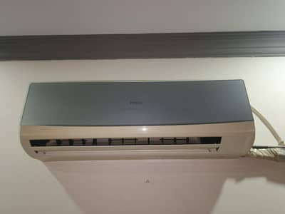 AC urgent for sale
