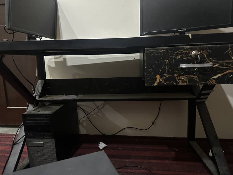 K Shape Gaming Table 2