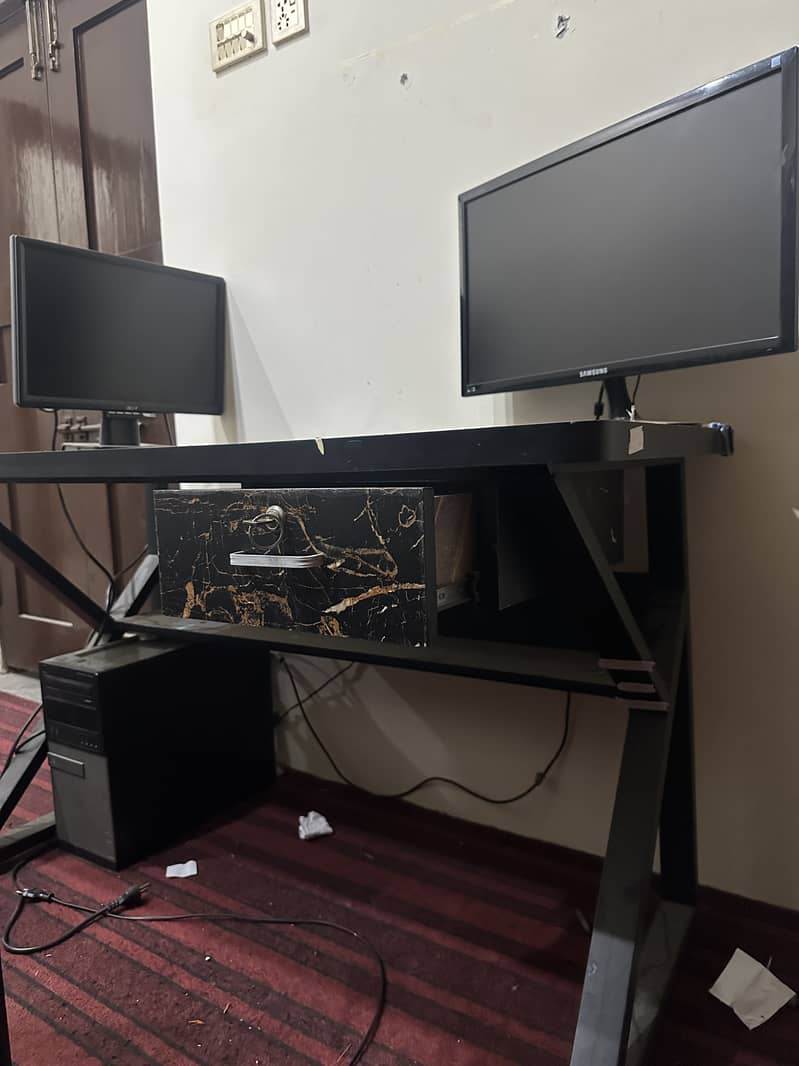 K Shape Gaming Table 3