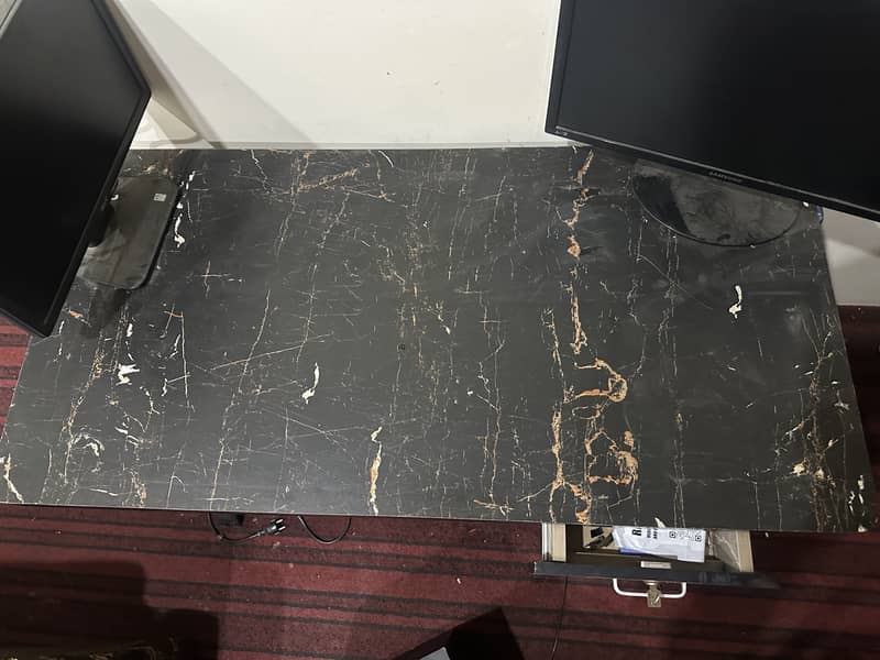 K Shape Gaming Table 4