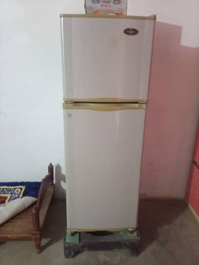 Dawlance fridge for sale