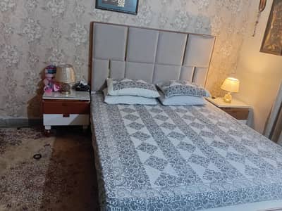 2 pieces of table lamps in a excellent condition