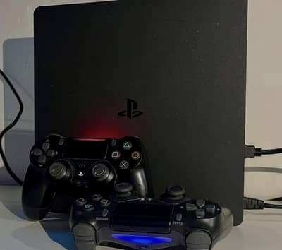 Ps4 slim 1tb + 2 original controllers