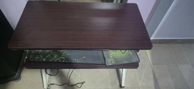 Computer table