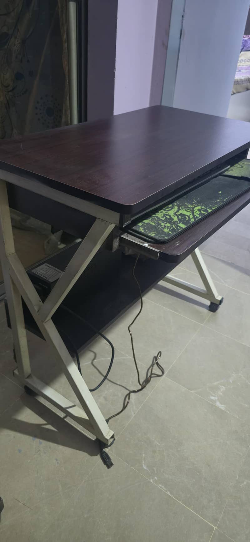 Computer table 1