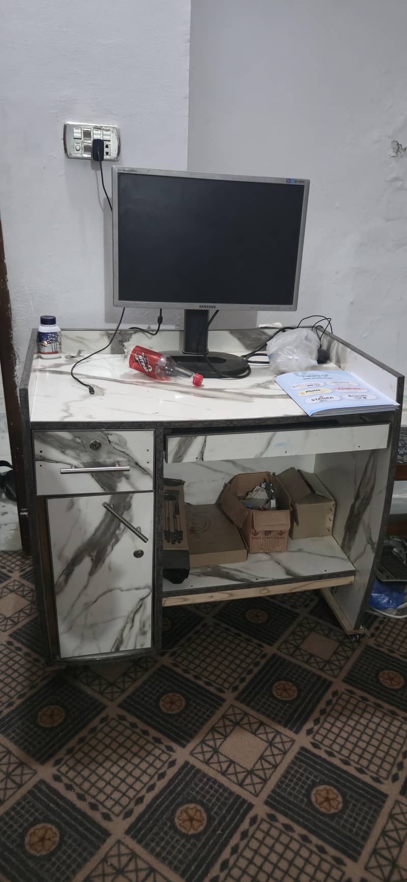 Computer Table 0