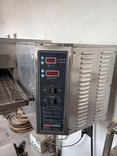Pizza oven/microwave/