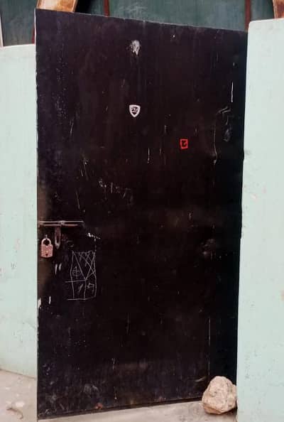 Iron gate