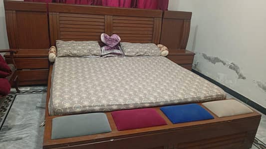 king bed for sale with matttress with side table