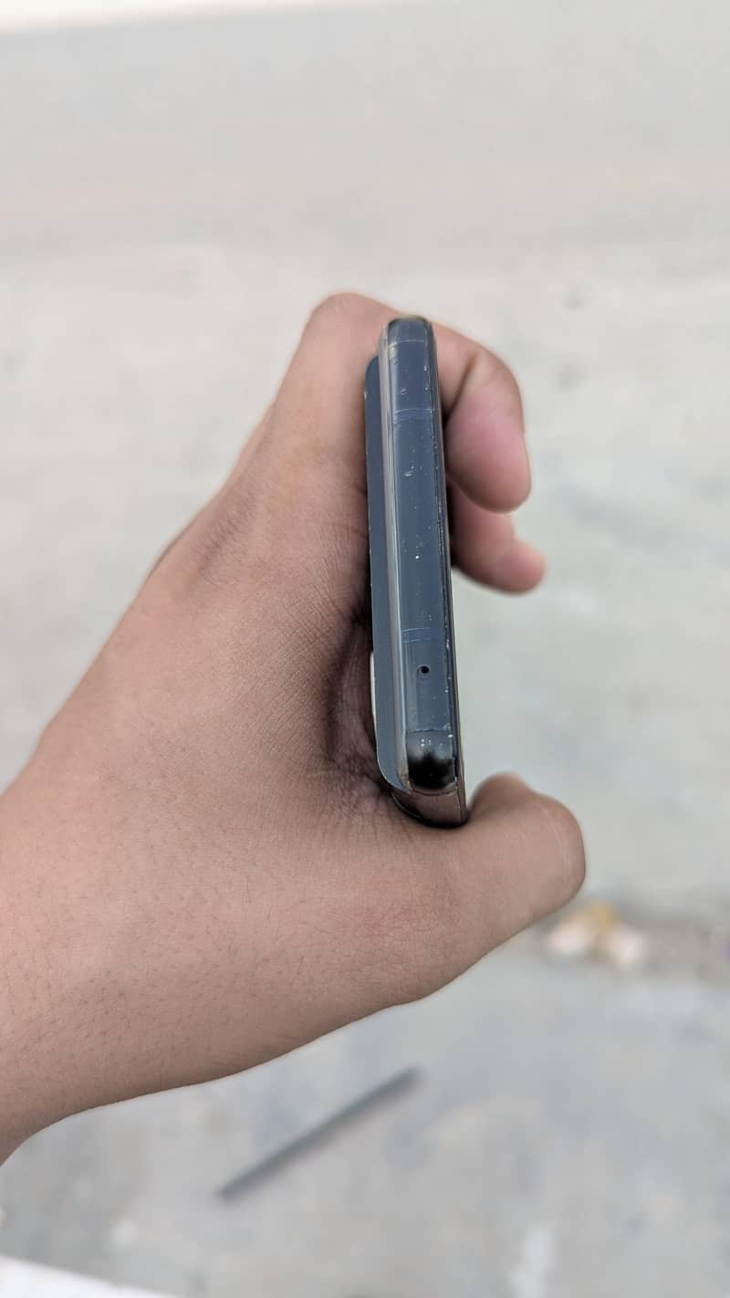 Google Pixel 6 4