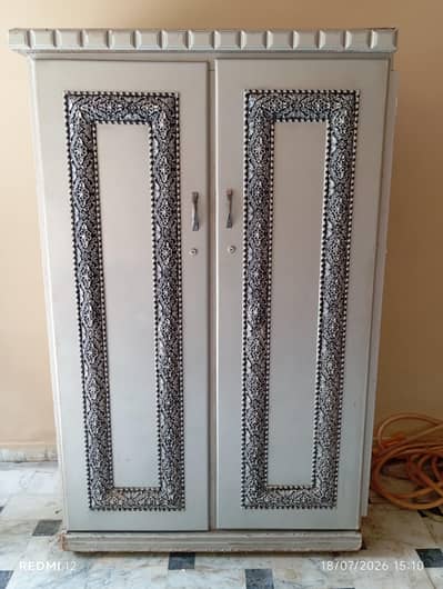 2 door big Almari for sale