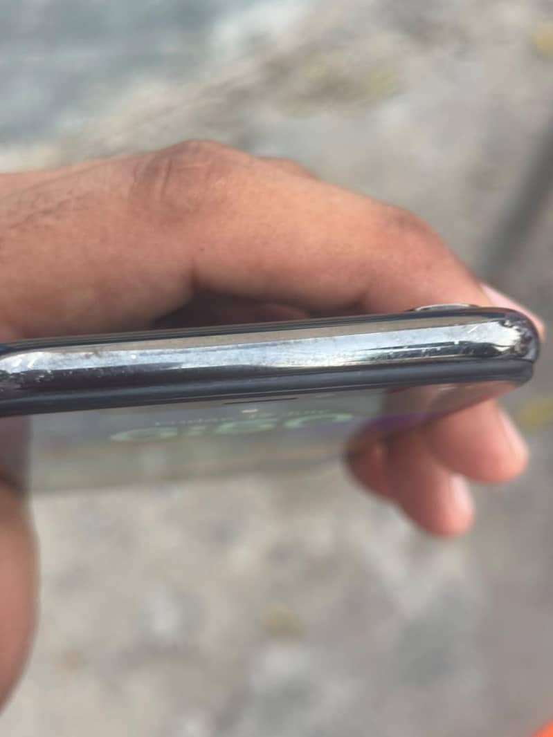 Apple iPhone X 4
