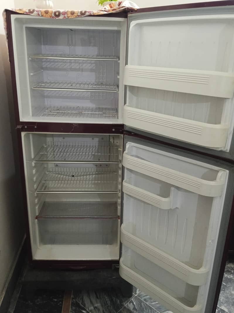 WORKING Refrigerators 2