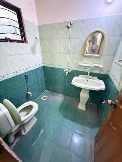 6 Marla Ground Portion For Rent ( Only For Small Family)