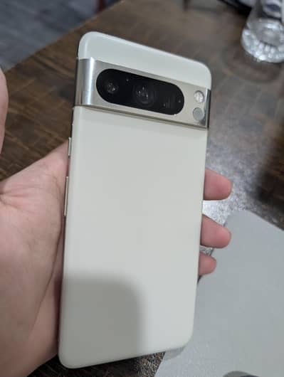 Google Pixel 8 Pro