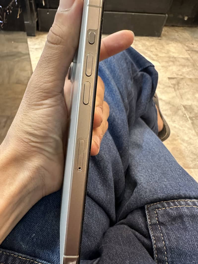Iphone 15 pro max 2