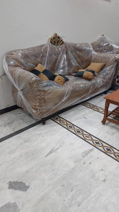 Sofa Set 7 seater bilkul new condition ha not used  reasonable price
