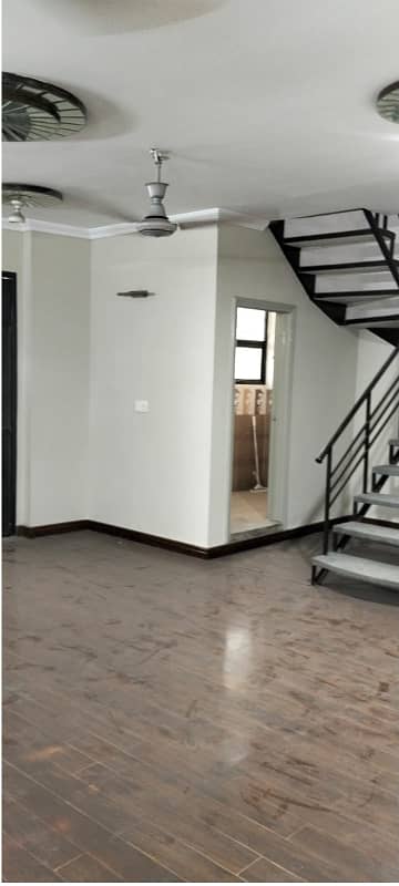 Brand New Office Available For Rent Area 1250 Square Feet Area Corporate Office In Liberty Market Gulberg 3 Lahore