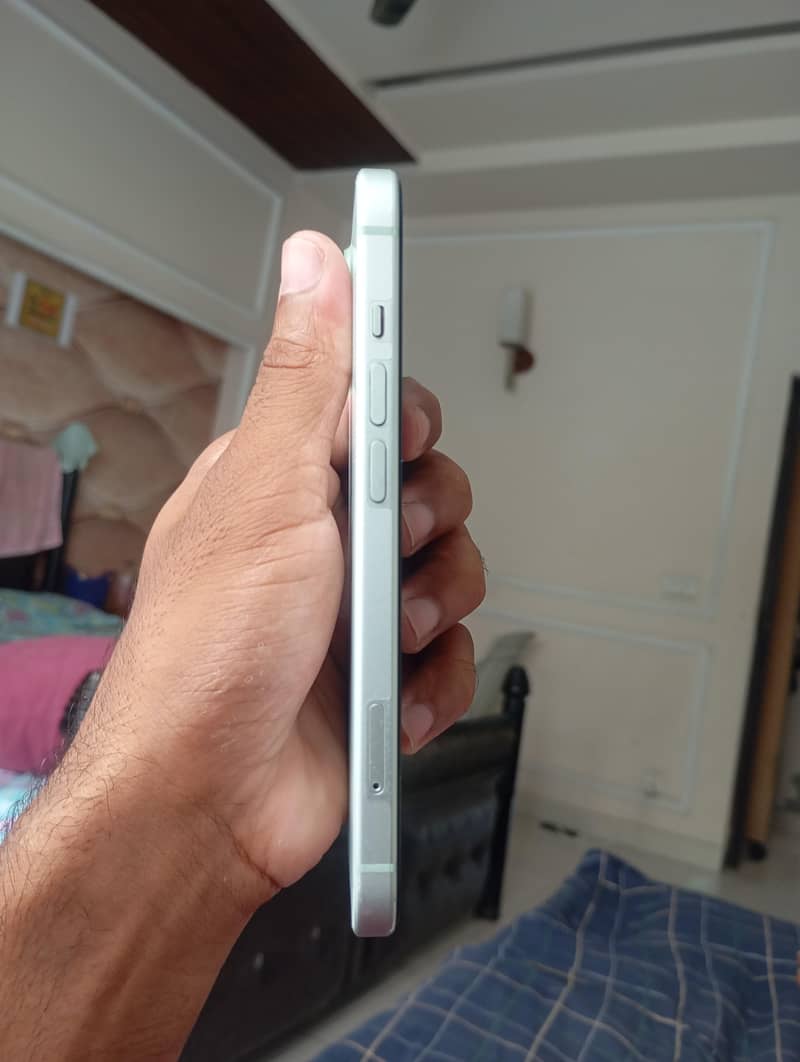 Apple iPhone 15 2