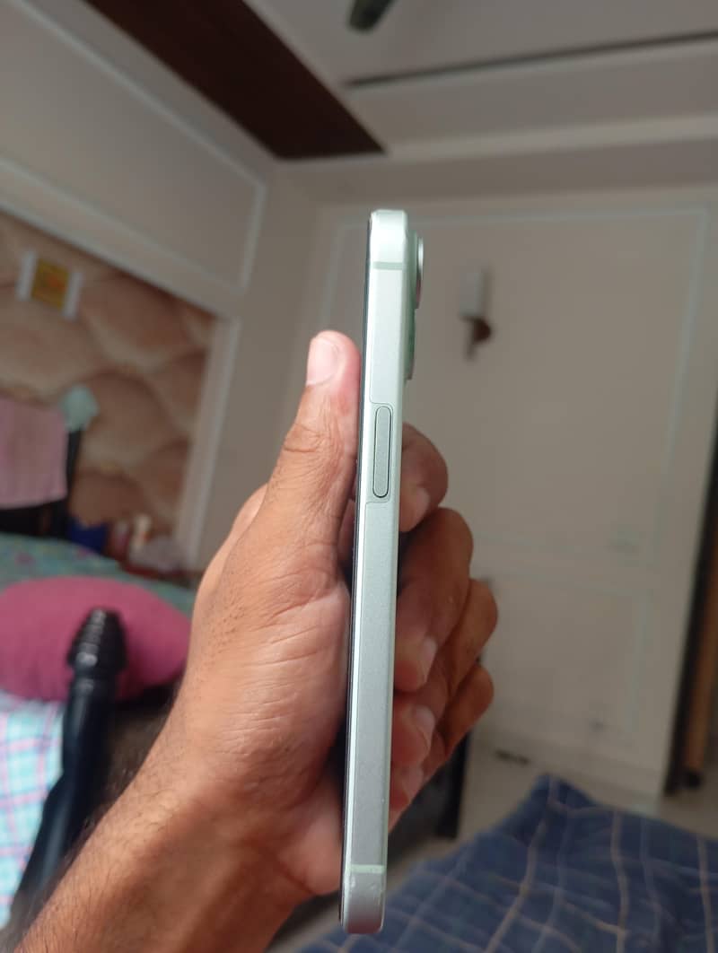 Apple iPhone 15 3