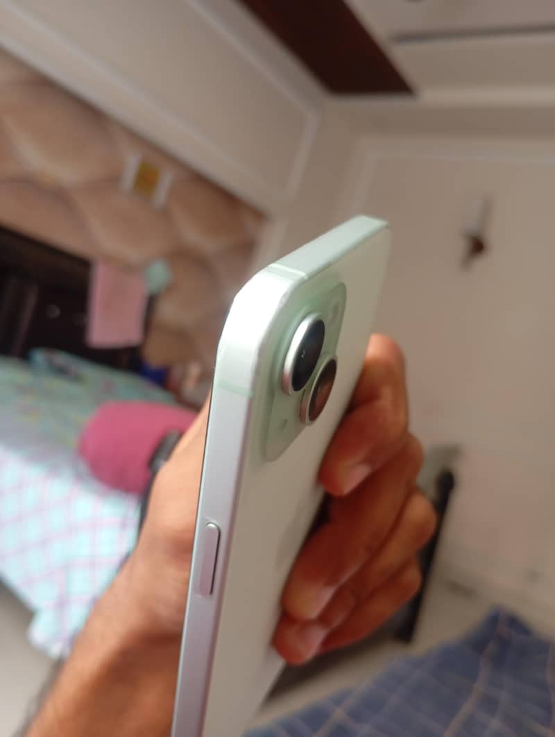 Apple iPhone 15 5