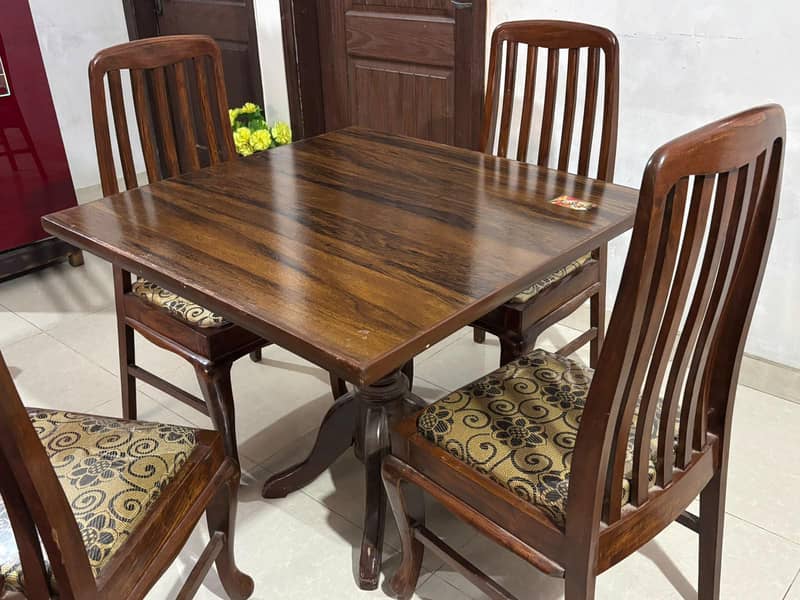Dinning table 0