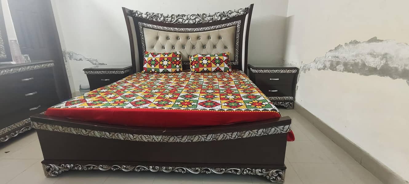 complete bed set 0
