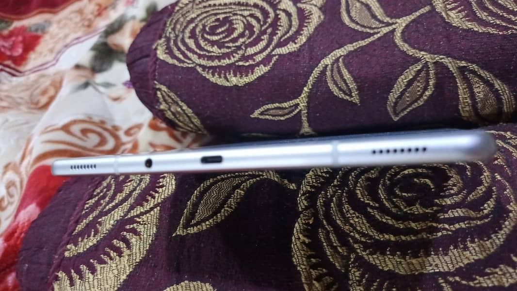 S 4 TAB 2