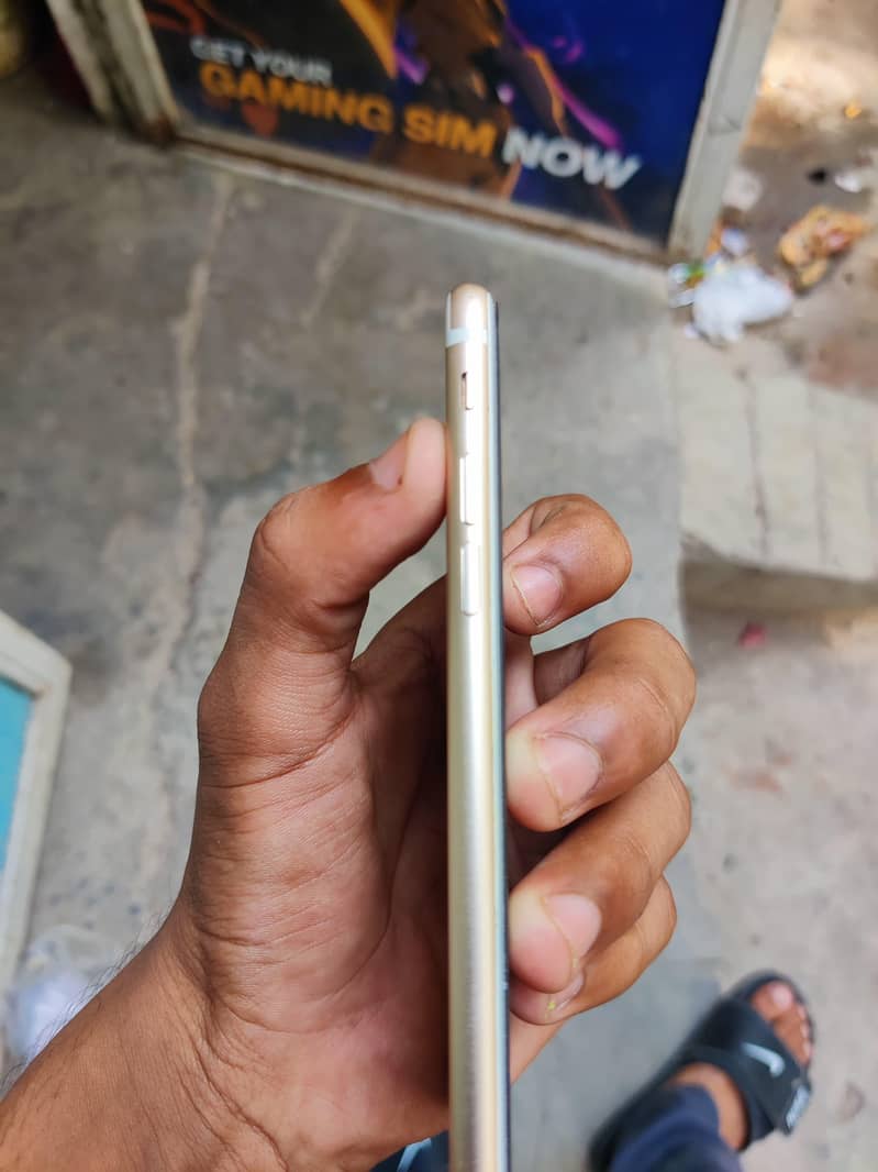 Apple iPhone 7 1
