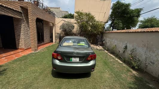 Toyota Corolla GLI 2011