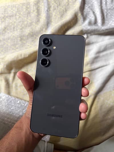 Samsung Mobile S24 fE