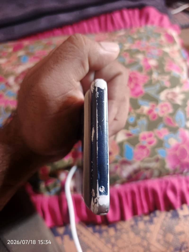 Google Pixel 7 4