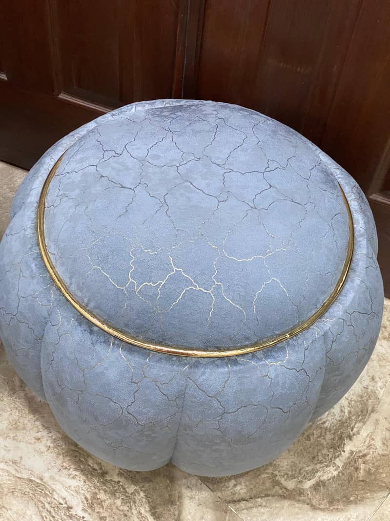 cushion stool 1