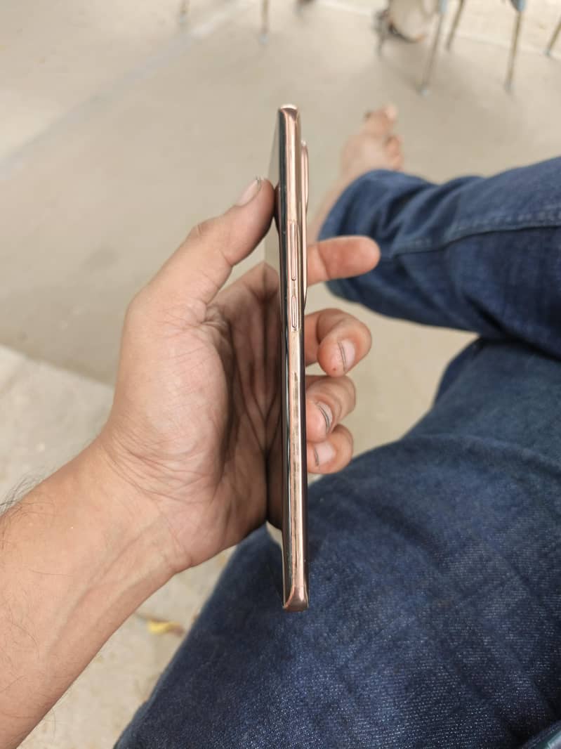 vivo v40 e 3