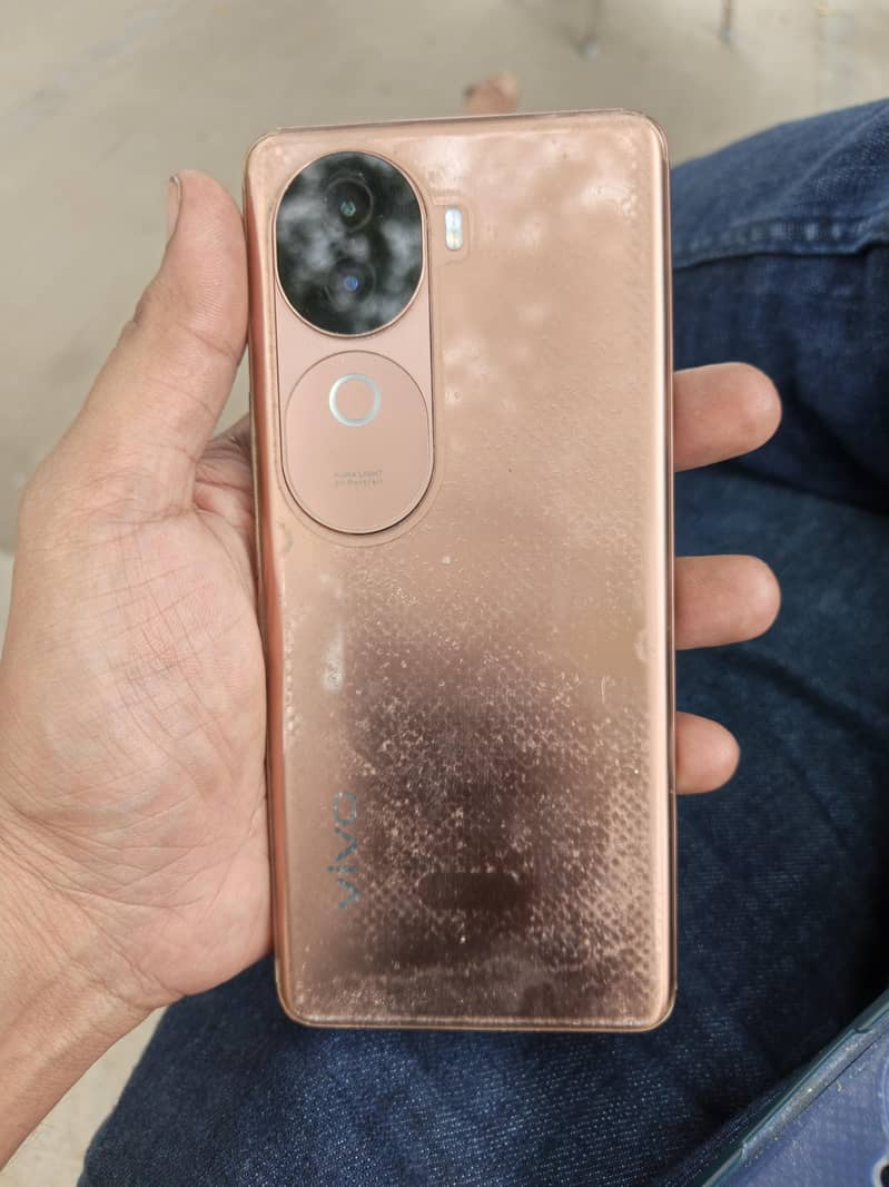 vivo v40 e 5