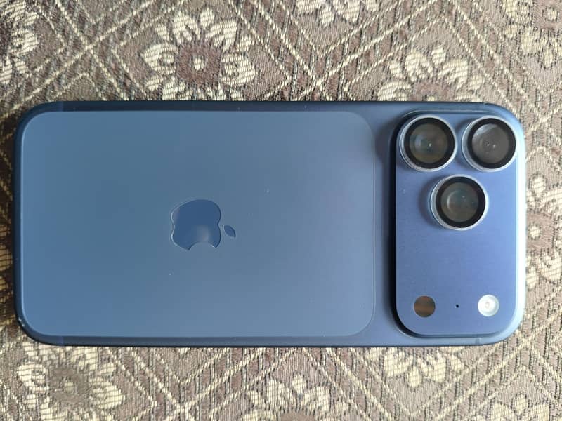 Apple iPhone 17 Pro Max 0