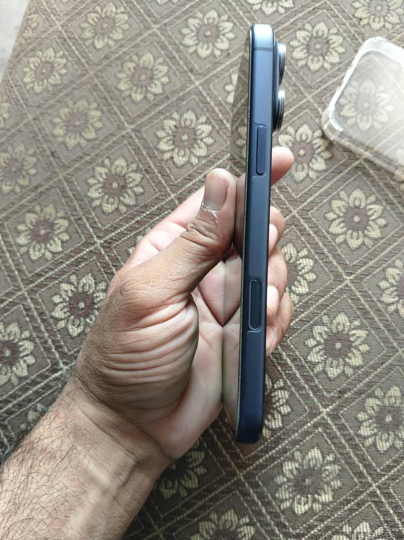 Apple iPhone 17 Pro Max 2