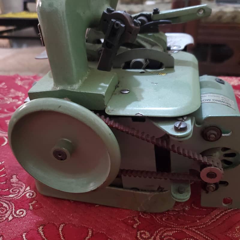 overlock machine 1