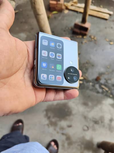OPPO Find N3 Flip read add first