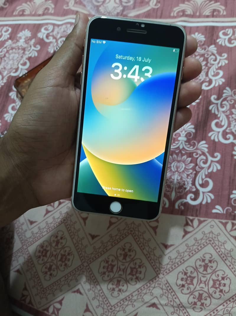Apple iPhone 8 Plus 0
