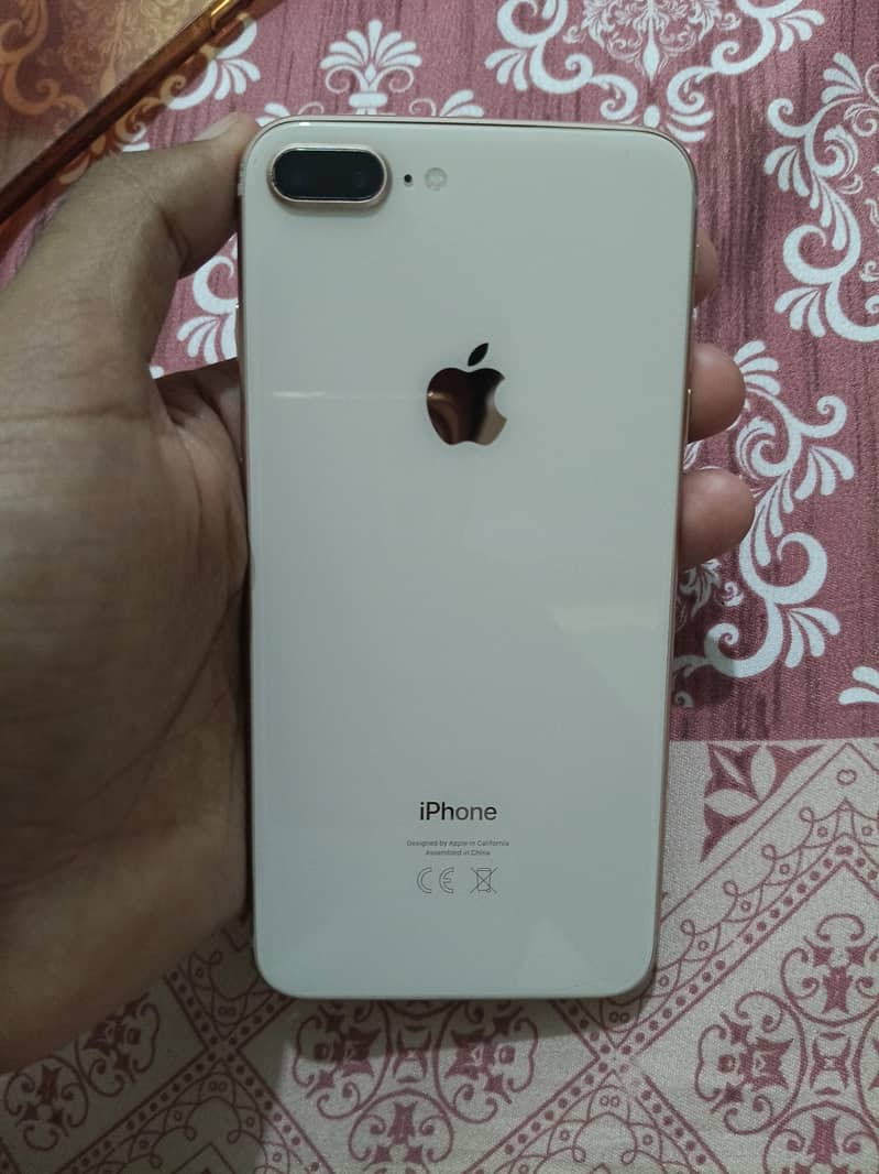 Apple iPhone 8 Plus 1