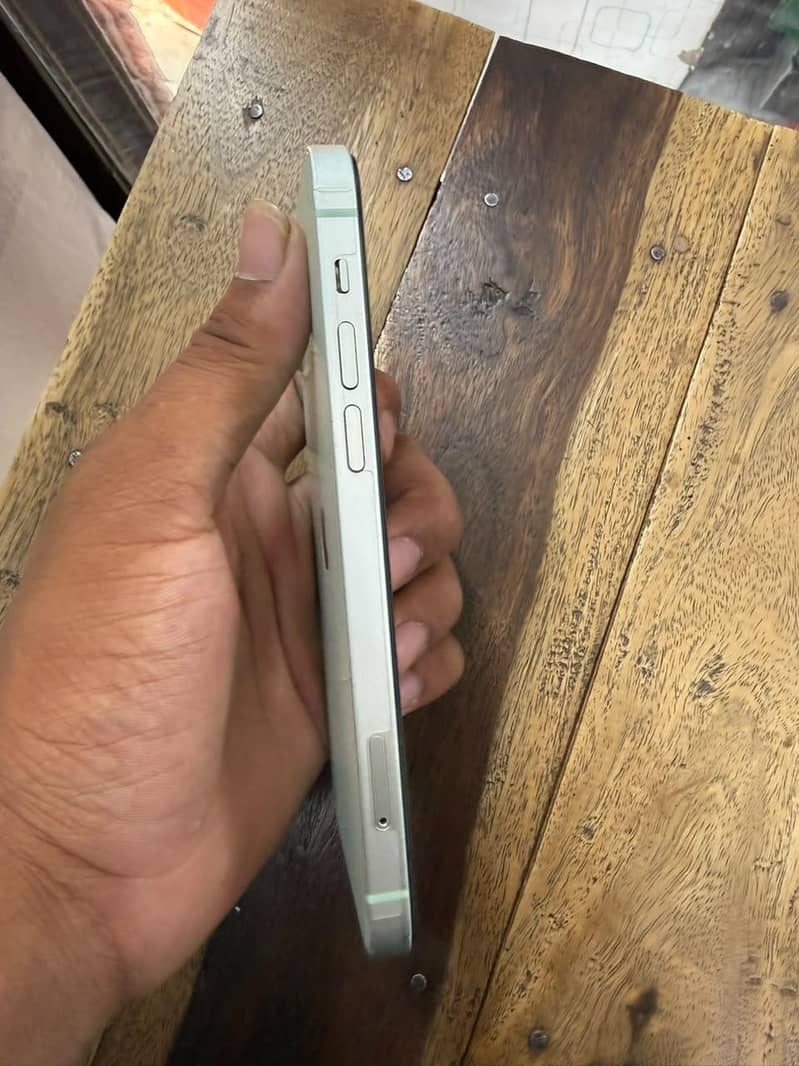 Apple iPhone 12 3