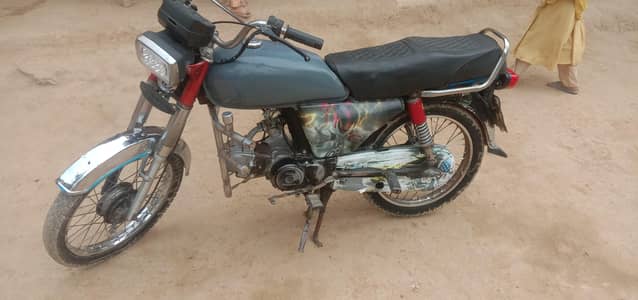 urgent bike for sale 33000 watsapp 03419103270
