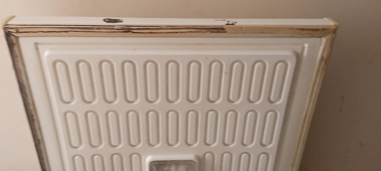Deep Freezer – Fast Cooling | Good Condition 4