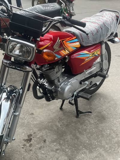 Honda CG 125 wattsap 0333/8739/308